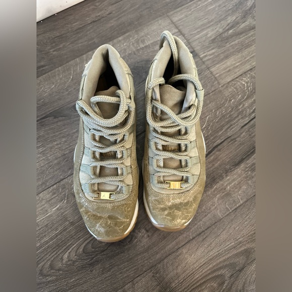 Nike Air Jordan 11 Shoes Womens Size 8 Green Basketball Sneakers AR0715-200 - Picture 7 of 16